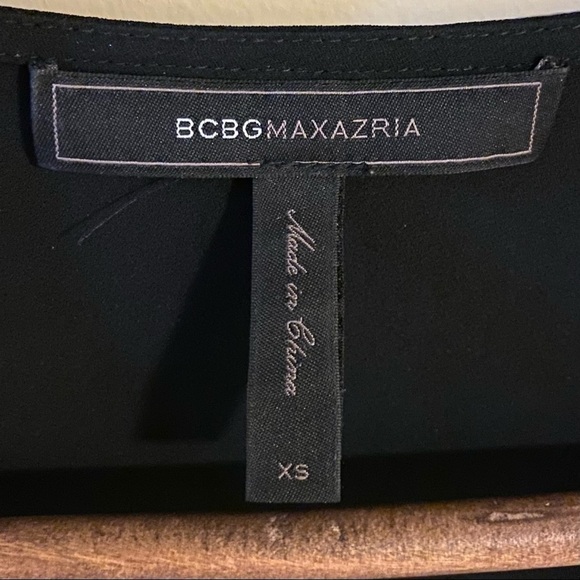 BCBG Blouse, 3/4 button up sleeve, geometric design. - Picture 8 of 10